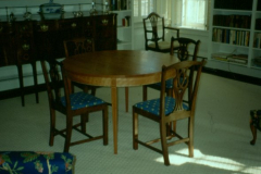 hepplewhite-round-extension-table
