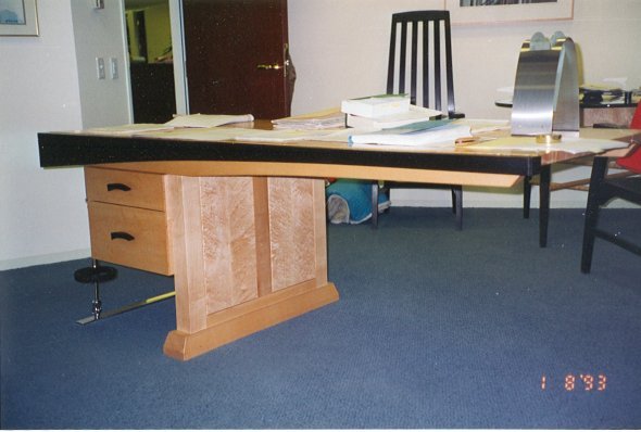 tlb-cantilevered-desk